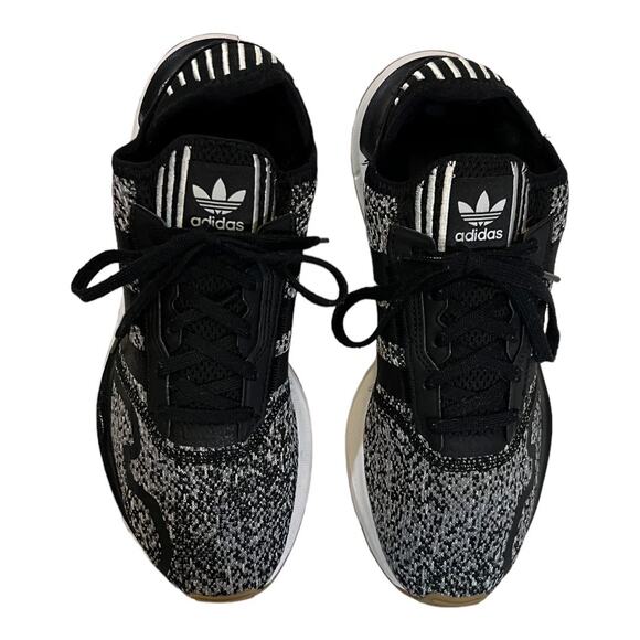 Adidas Men\'s Swift Essential Sneaker, Black/Black/White size 10 main image 5